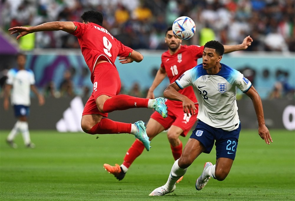 连续定位球丢球，拜仁本赛季首次两球落后