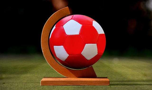 胡梅尔斯：按照目前的中卫市场，施洛特贝克有很多的机会