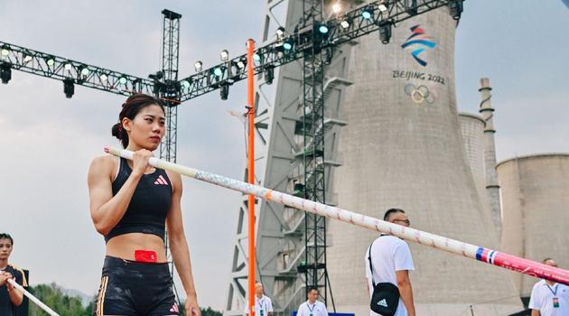 FIFA裁判主席：阿拉伯杯将试点新规，受伤球员罚下场2分钟